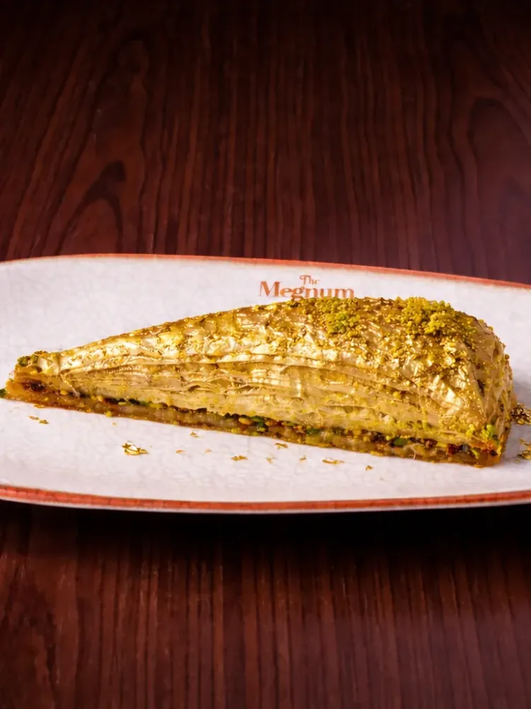 GOLD - HAVUÇ DILIM BAKLAVA