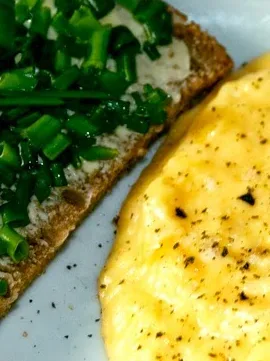 Schnittlauchbrote (2 Stück) mit BIO-Eierspeis