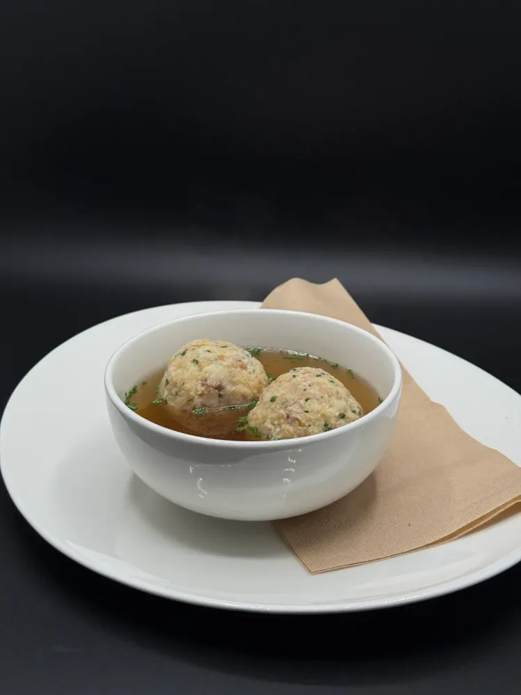 Tiroler Speckknödelsuppe