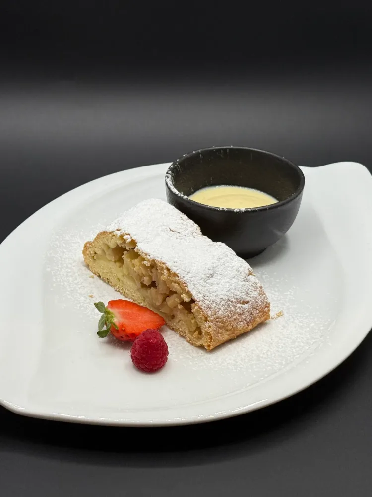 Hausgemachter Apfelstrudel
