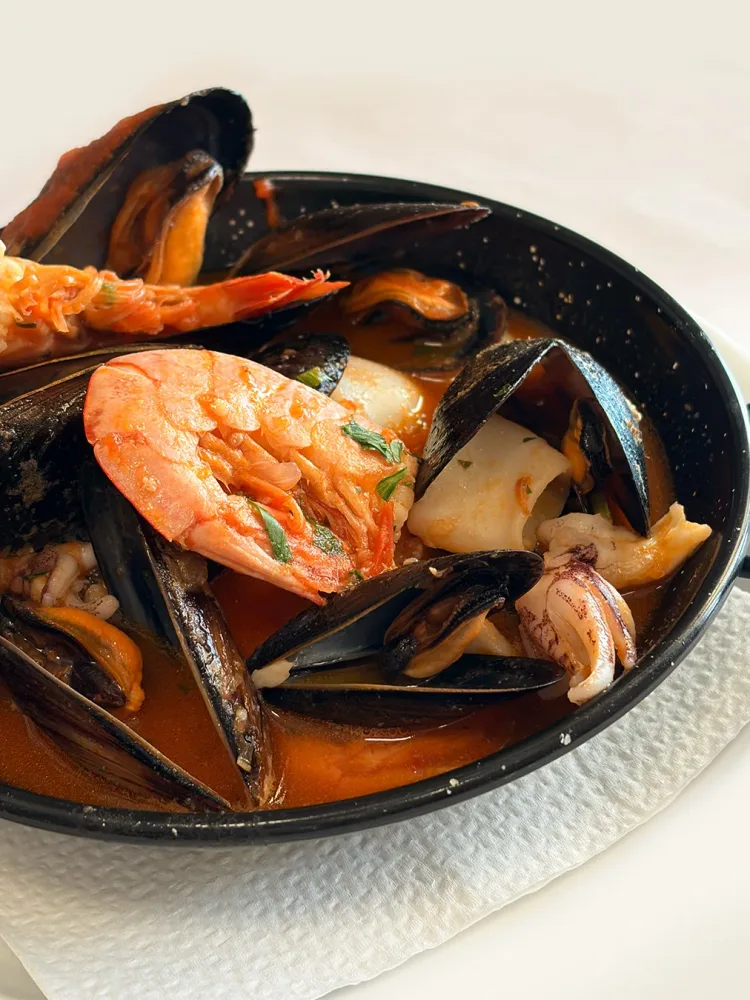 SAUTÉ DI COZZE, GAMBERI E TOTANI