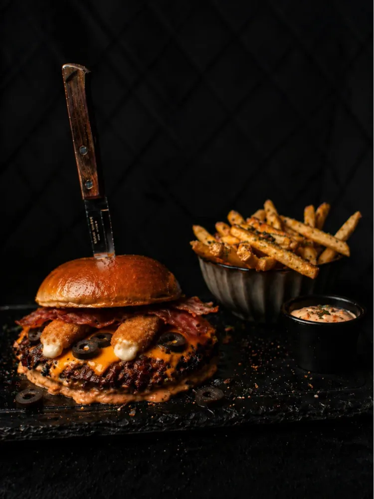 Hotline Five House Burger