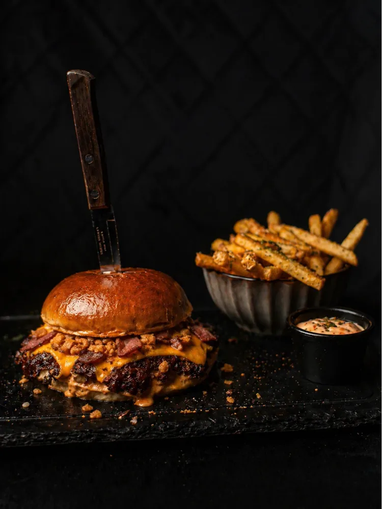 Cheesy Rösti Onion Burger