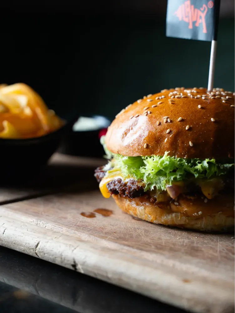 L'AVA BURGER