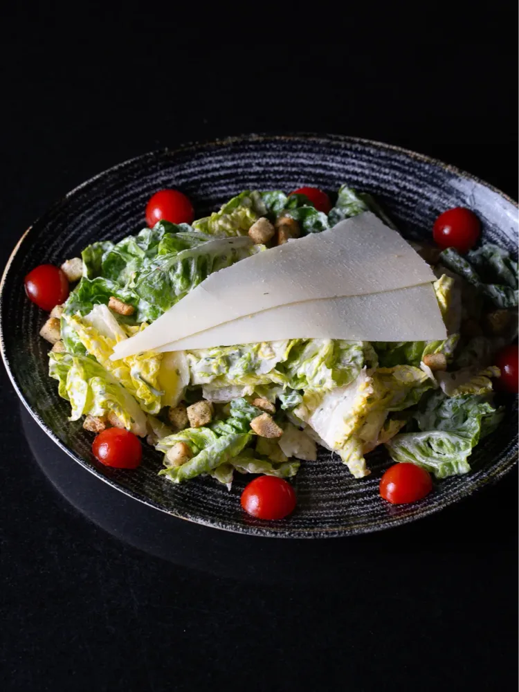 CAESAR SALAD „DER SALATKLASSIKER“