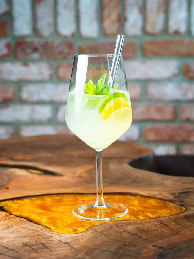 Limoncello Spritz