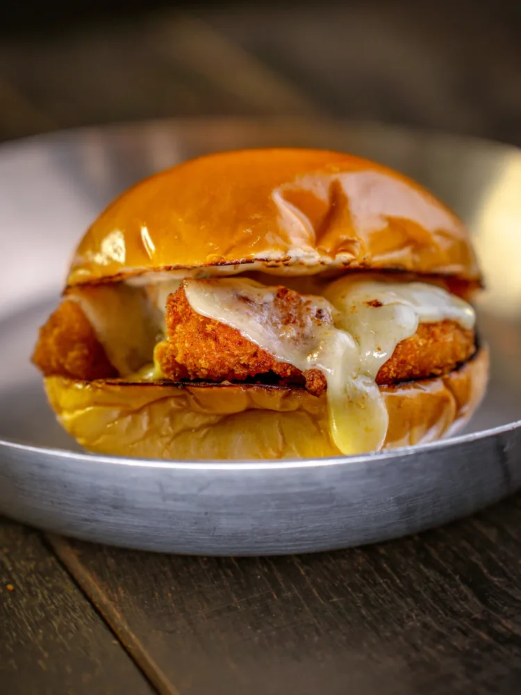 CRISPY DAM (FRANGO EMPANADO)